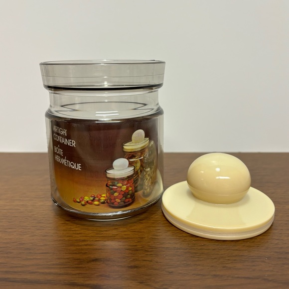 1984 Action Industries Airtight Plastic Container - Picture 3 of 6